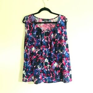 Evan Picone Woman Essentials 2X sleeveless top. Beautiful to wear under a blazer
